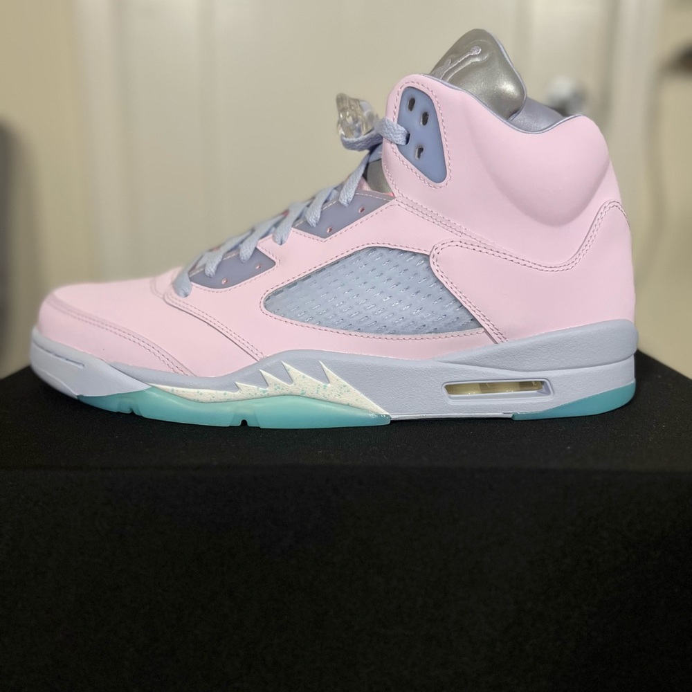 Jordan 5 REGAL PINK NEW NEVER WORN